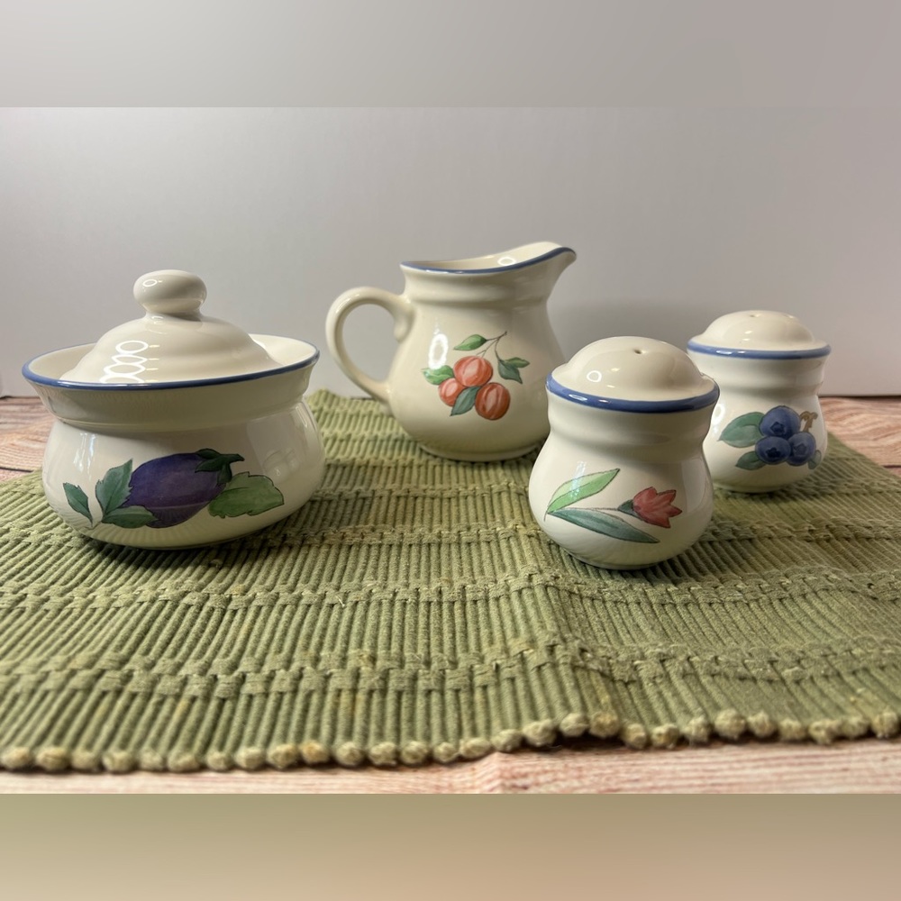 Pfaltzgraff Summer Garden  compleater set nwot
